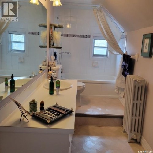 2301 15Th Avenue, Regina, SK 