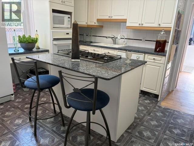 2301 15Th Avenue, Regina, SK