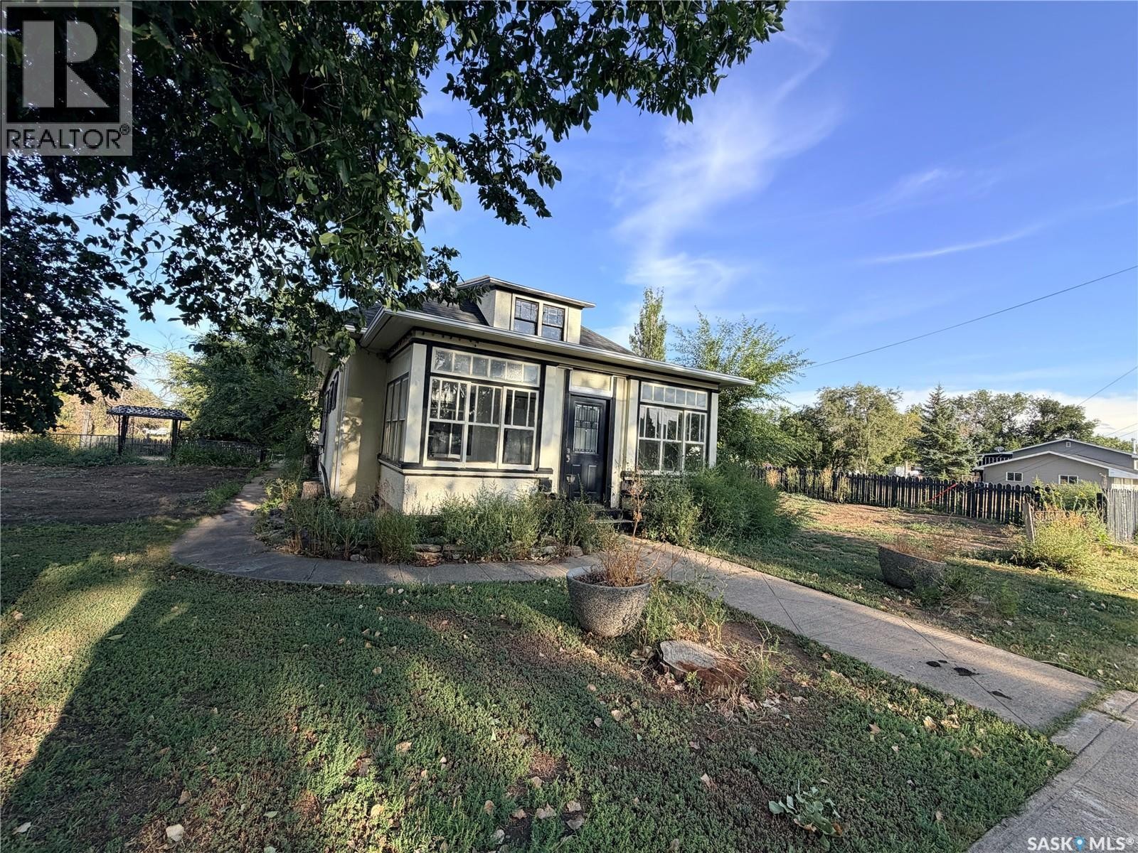 12 3Rd Street E, Willow Bunch, SK