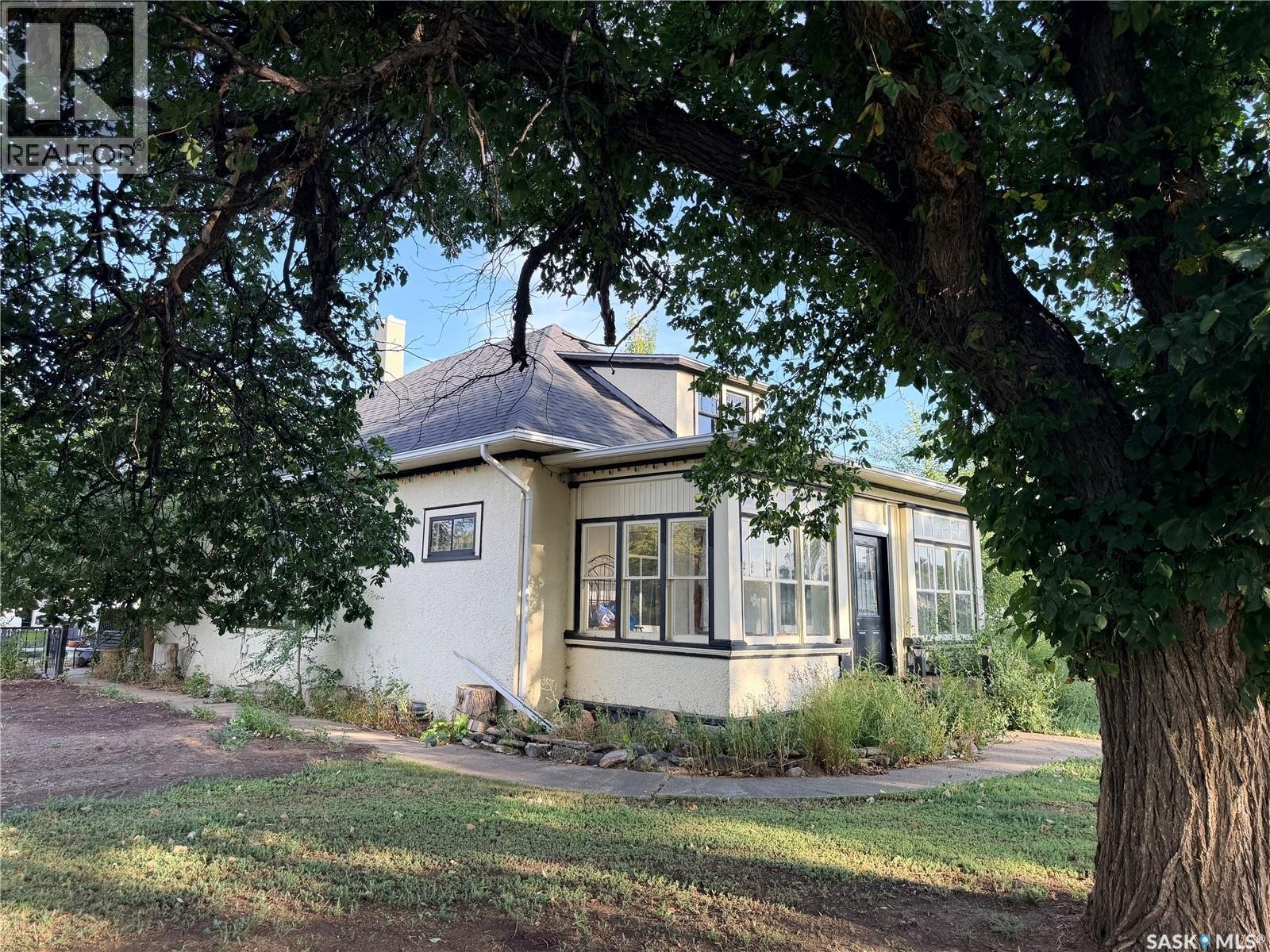 12 3Rd Street E, Willow Bunch, SK