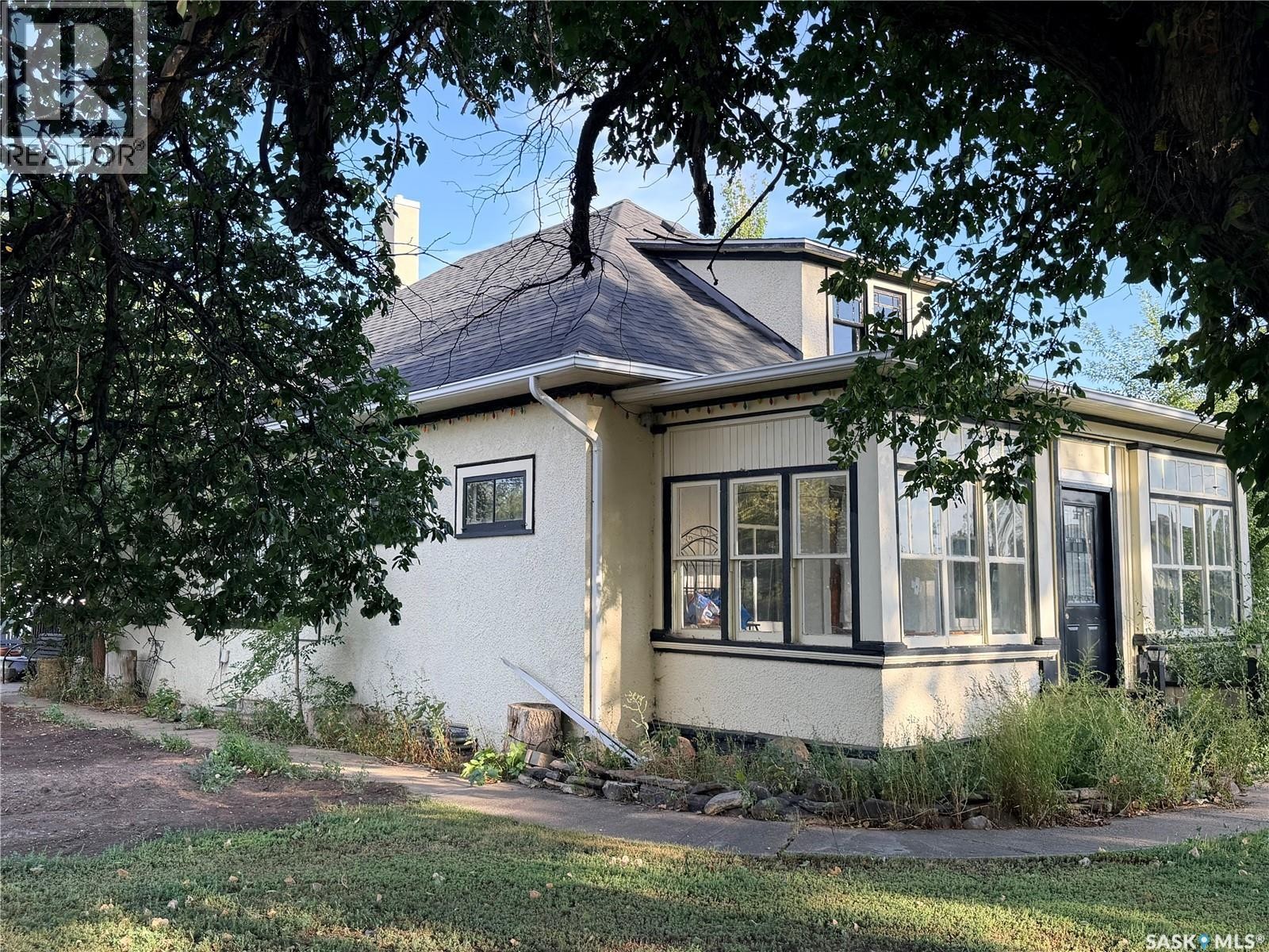 12 3Rd Street E, Willow Bunch, SK