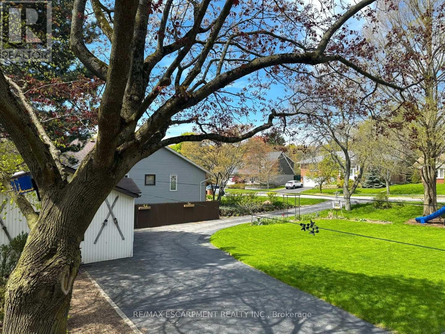 81 Thomson Drive, Hamilton, ON