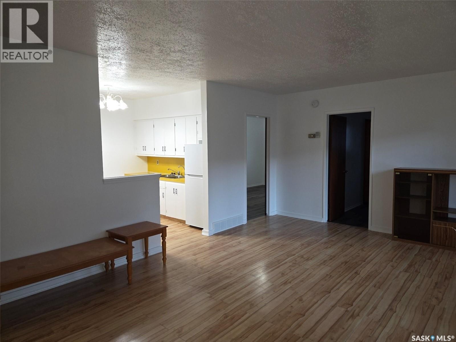 100 3Rd Avenue N, Middle Lake, SK