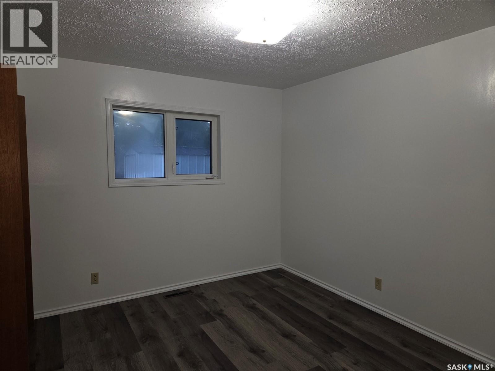 100 3Rd Avenue N, Middle Lake, SK