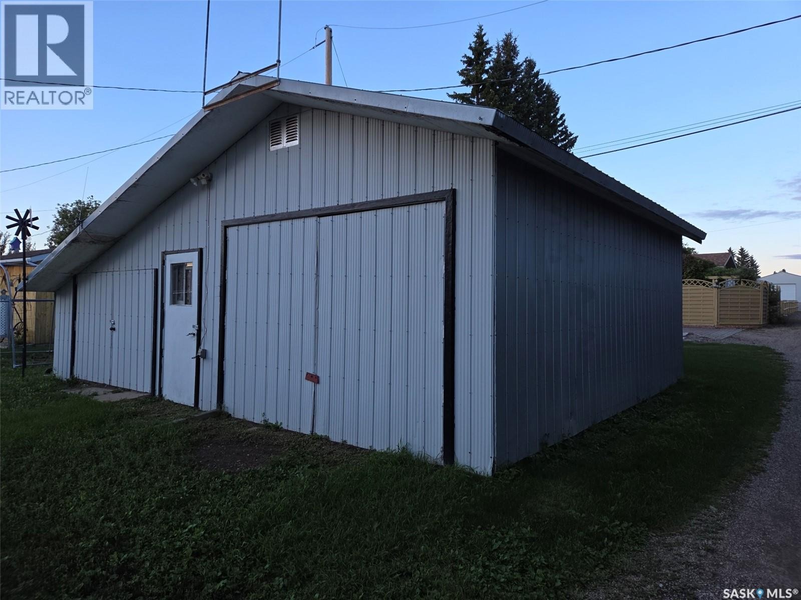 100 3Rd Avenue N, Middle Lake, SK