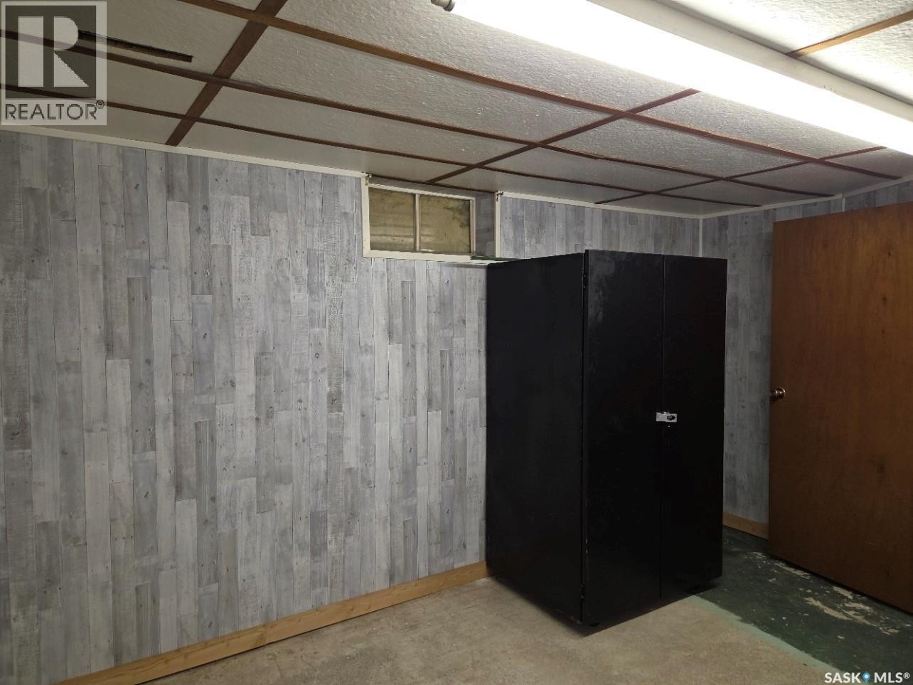 100 3Rd Avenue N, Middle Lake, SK