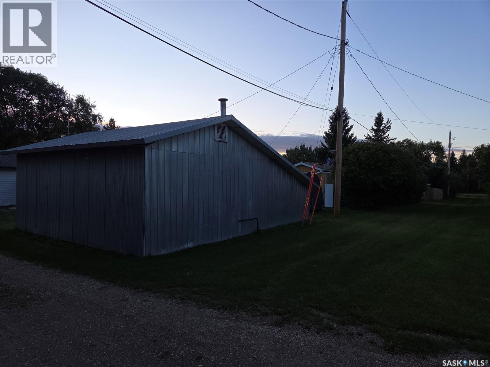 100 3Rd Avenue N, Middle Lake, SK