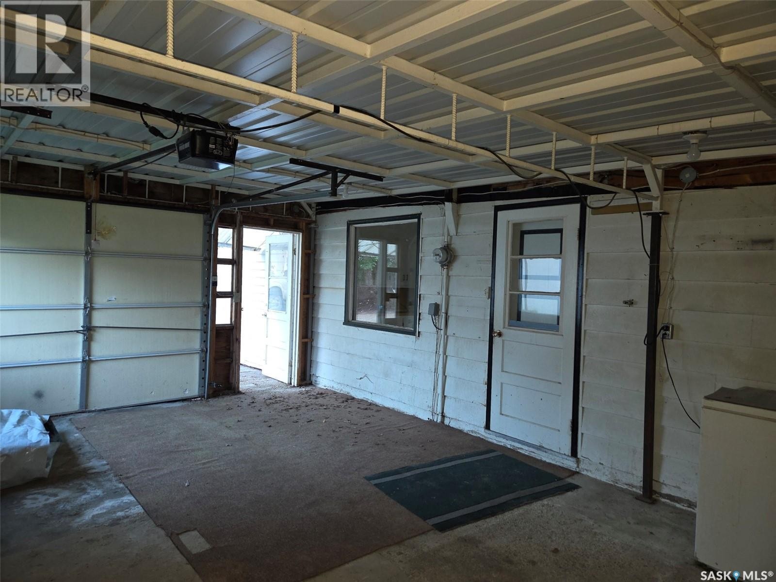 100 3Rd Avenue N, Middle Lake, SK