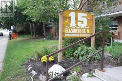 401 - 15 ELIZABETH STREET N Mississauga, ON L5G 2Z3