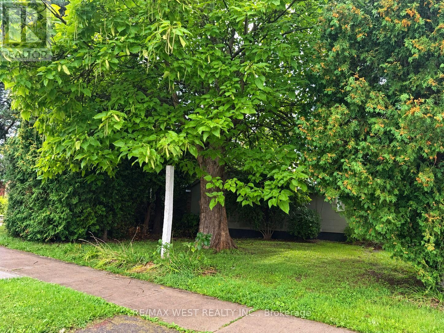 1304 Alexandra Avenue, Mississauga, ON