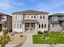125 Ken Wong Bay  Winnipeg, MB R3Y 2C9