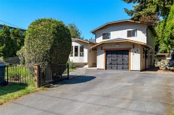 484 Goldstream Ave Langford, BC V9B 2W5