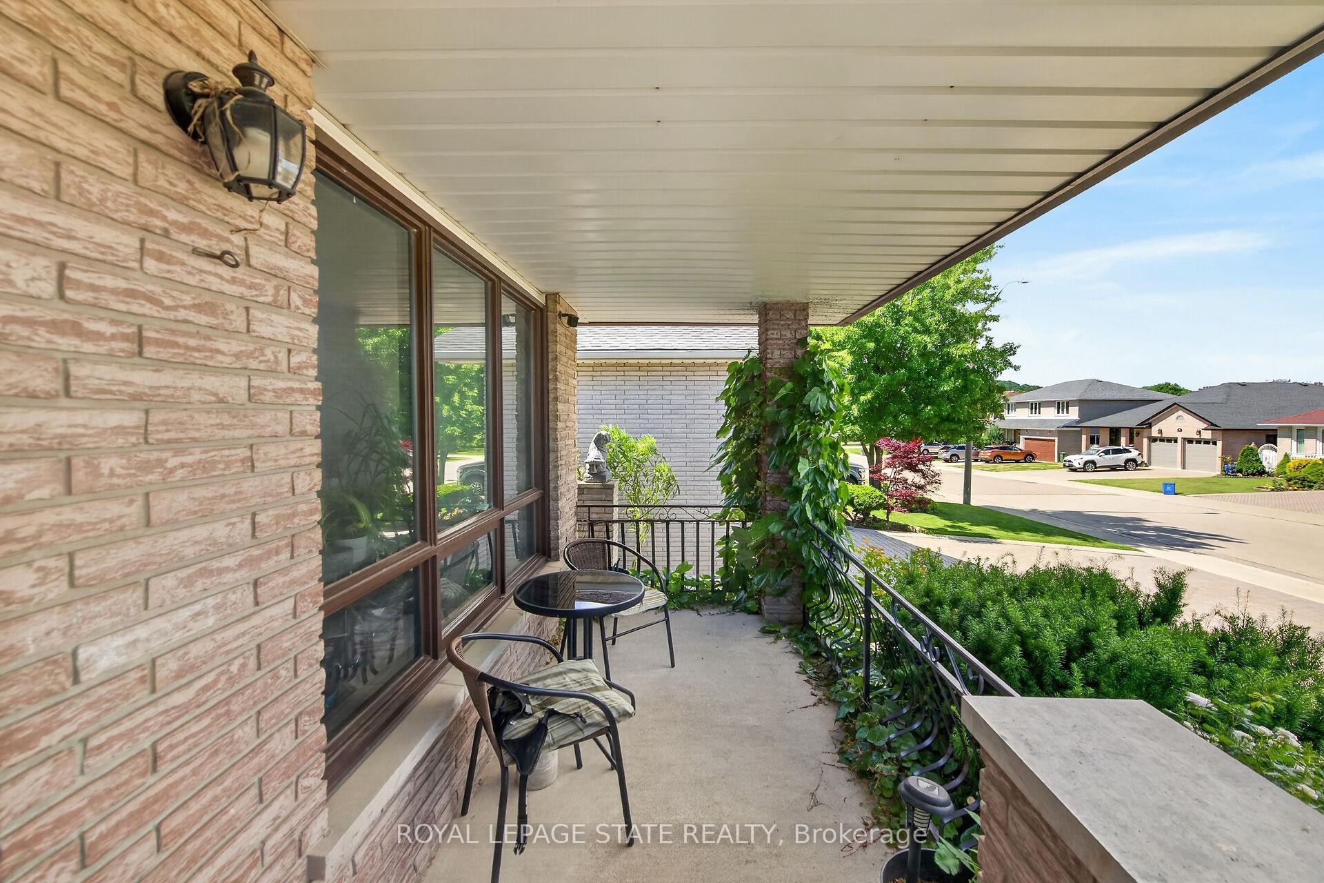 15 Ellen Avenue, Hamilton, ON