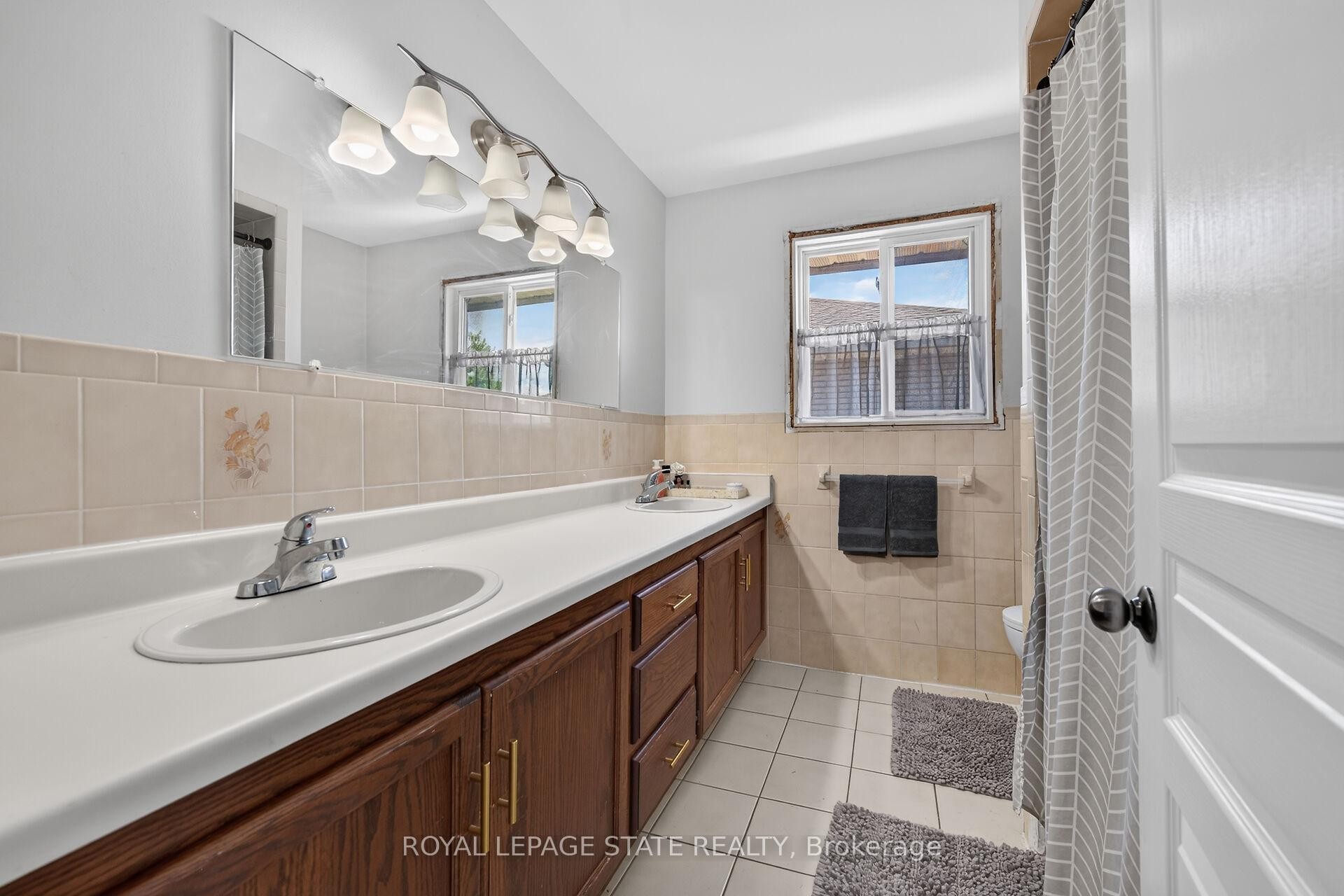 15 Ellen Avenue, Hamilton, ON