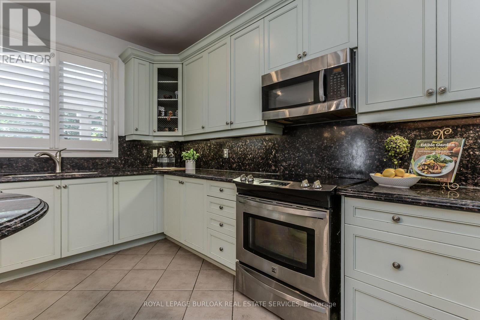 2194 Berwick Drive, Burlington, ON