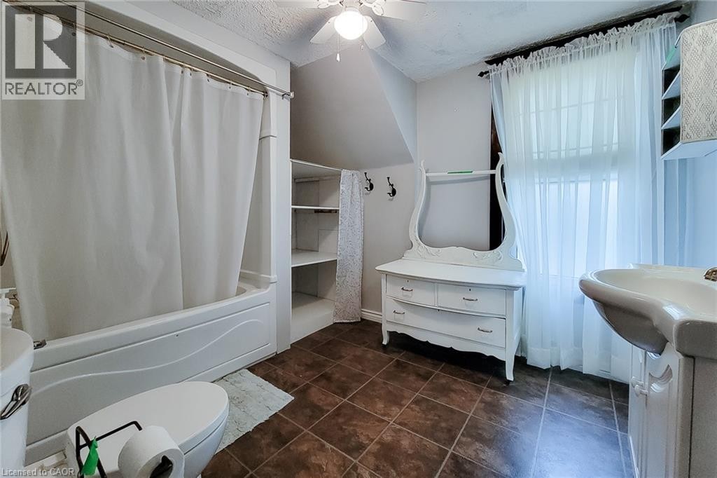 12 Leinster Avenue S, Hamilton, ON