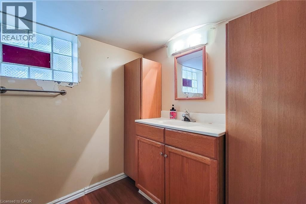 12 Leinster Avenue S, Hamilton, ON