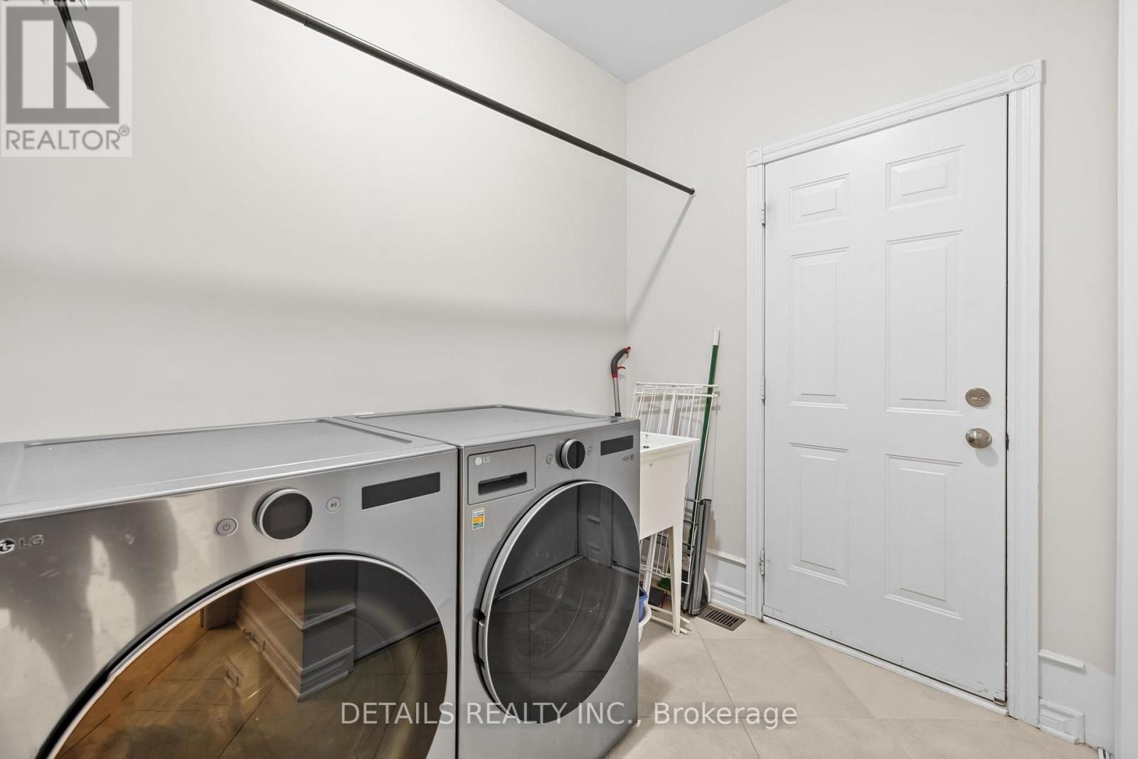30 Cedar Valley Drive, Ottawa, ON