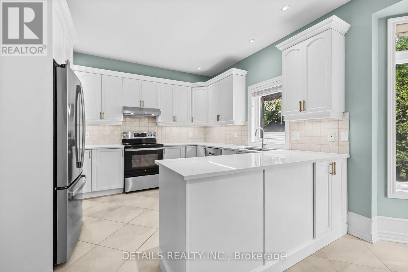30 Cedar Valley Drive, Ottawa, ON