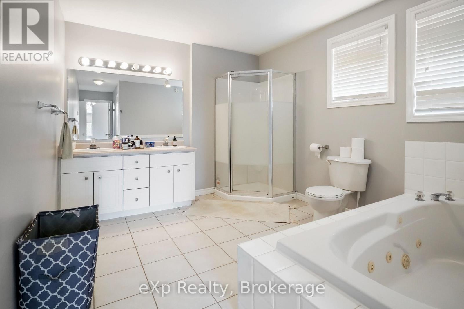 29 Maple Street, Mapleton, ON