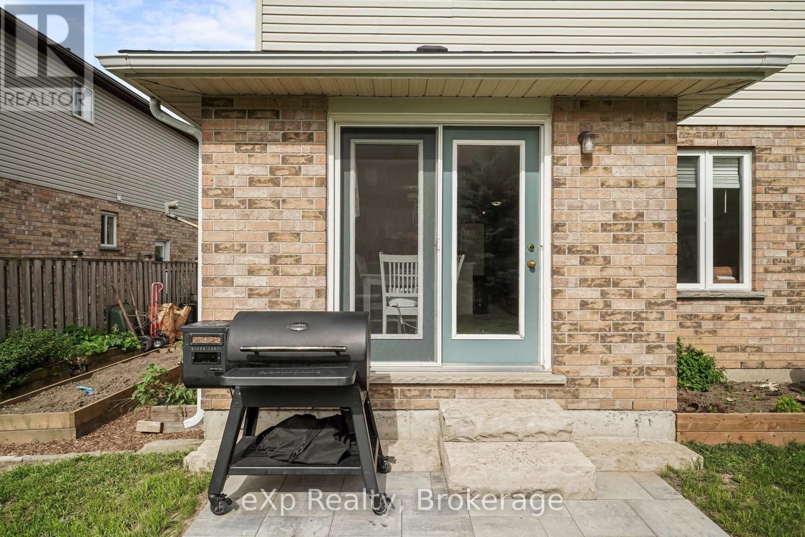 29 Maple Street, Mapleton, ON
