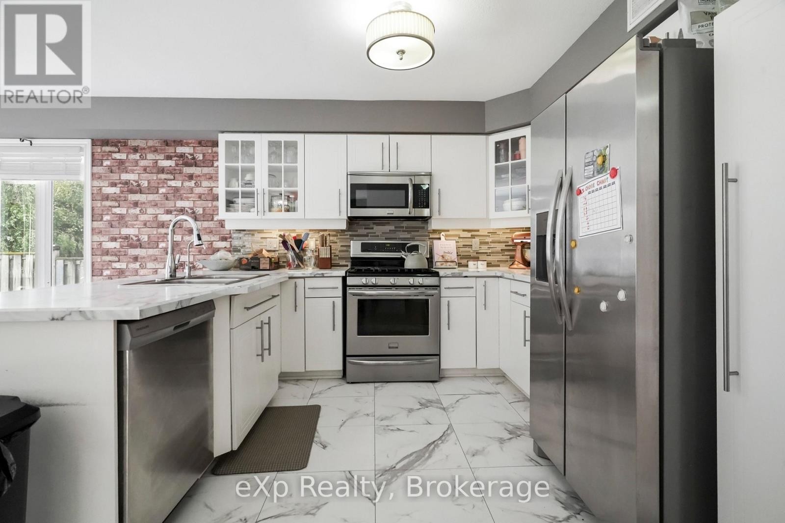 29 Maple Street, Mapleton, ON