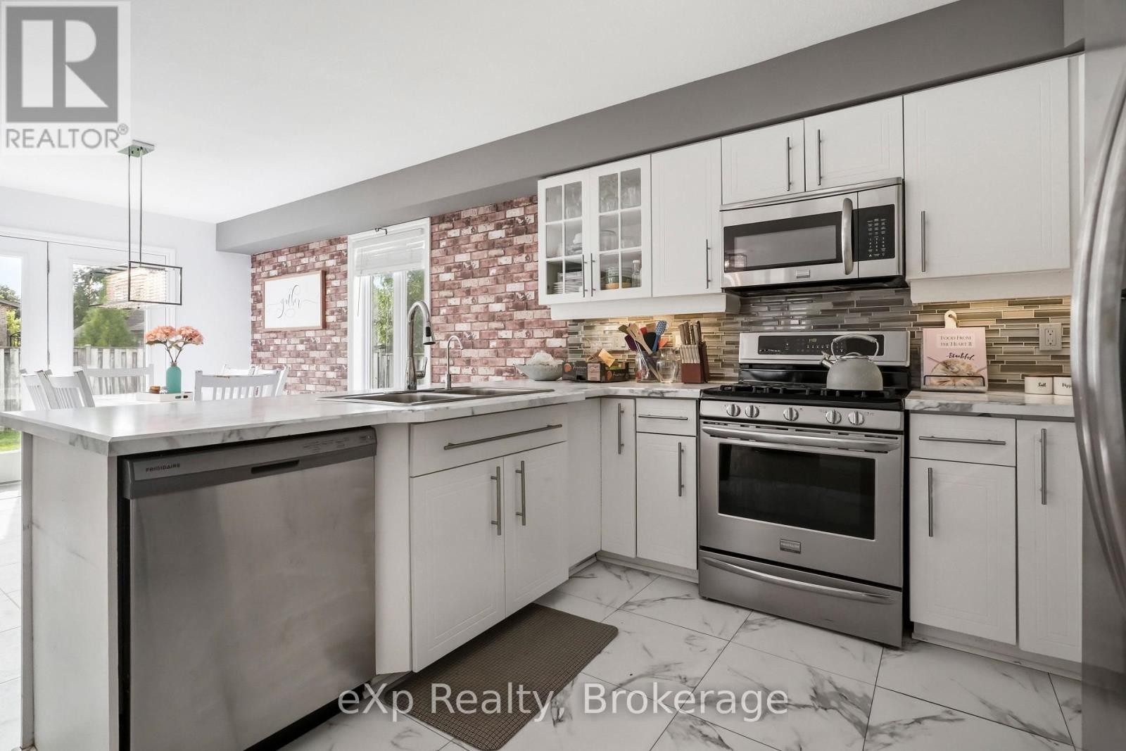 29 Maple Street, Mapleton, ON