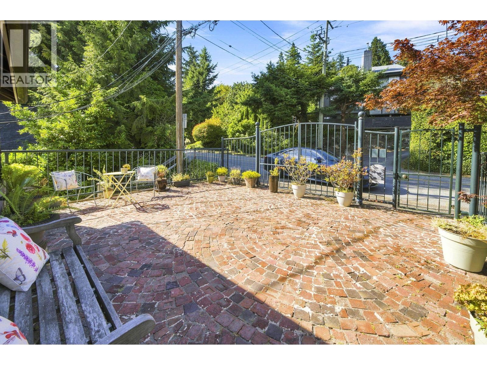 3396 Marine Drive, West Vancouver, BC