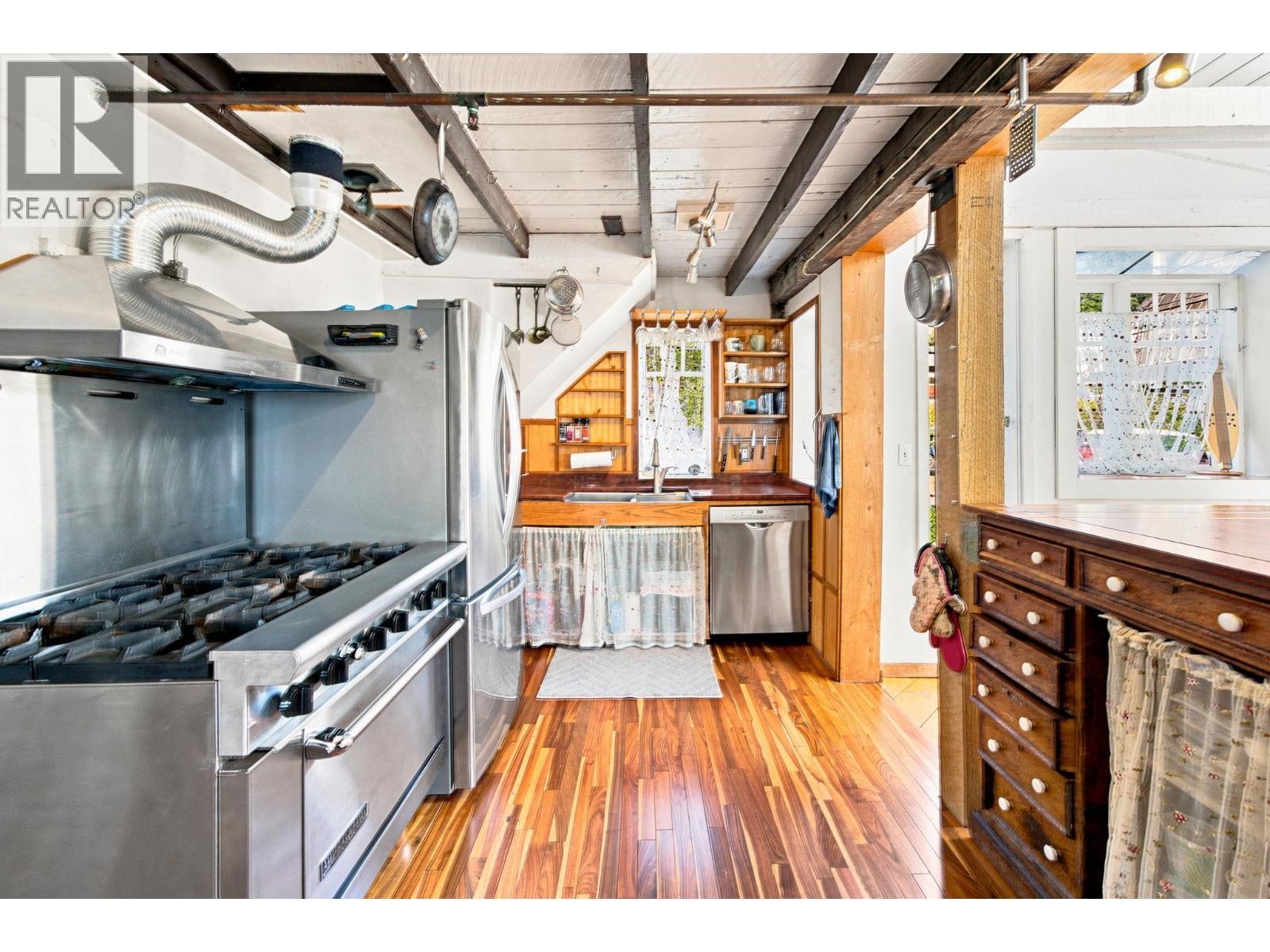 3396 Marine Drive, West Vancouver, BC