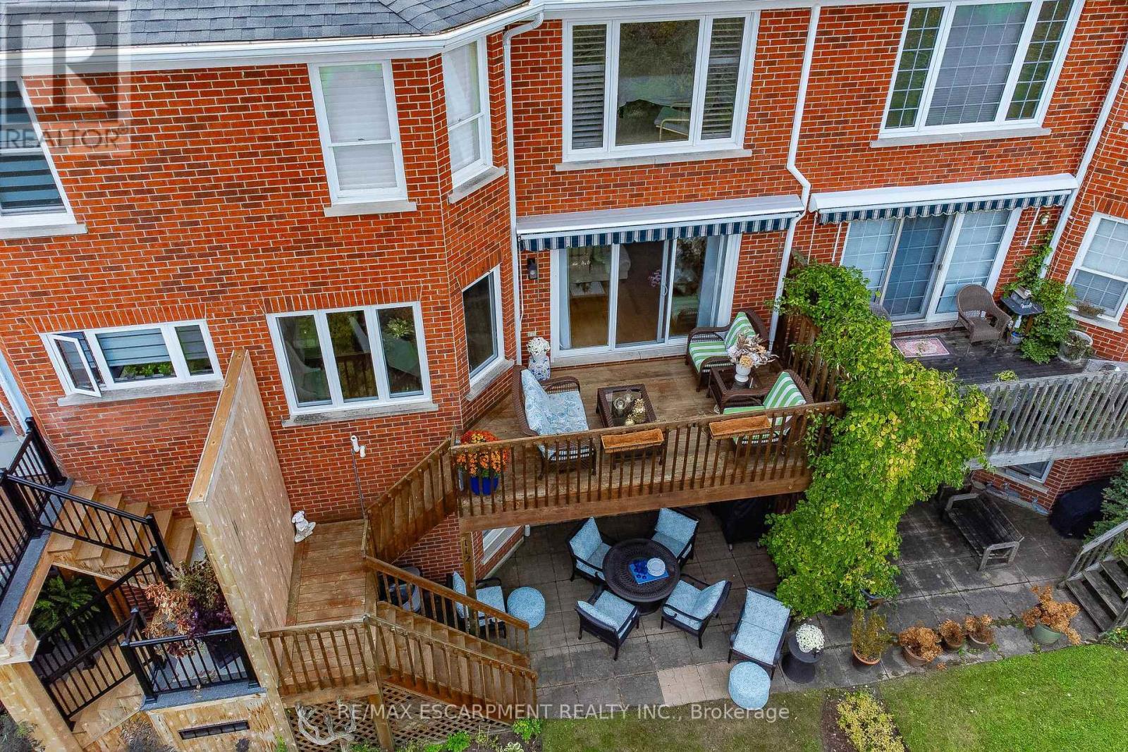 112 Fairwood Place W, Burlington, ON
