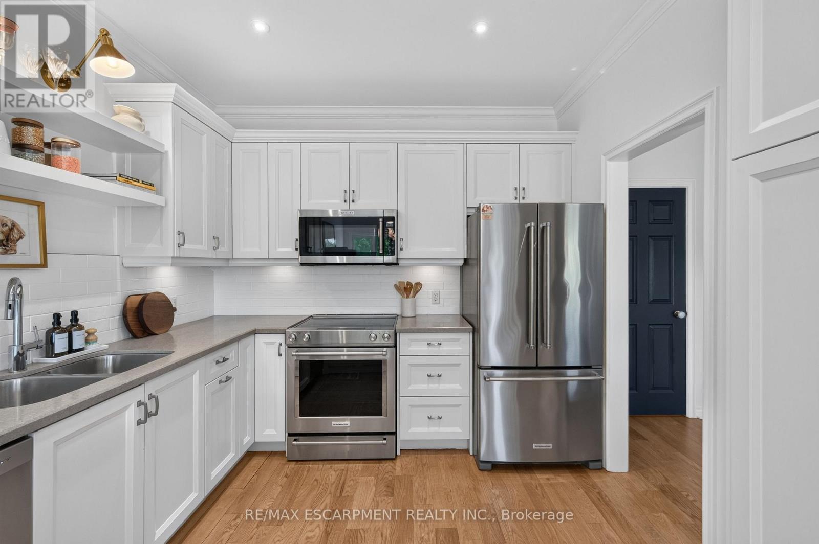 112 Fairwood Place W, Burlington, ON