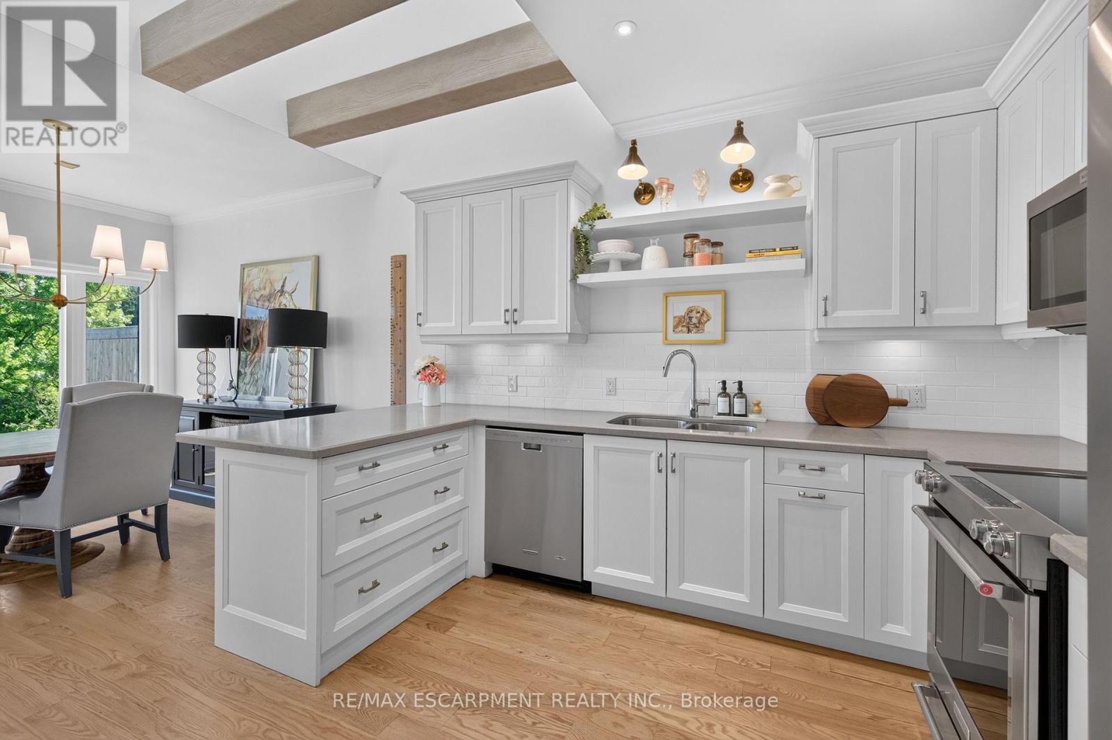 112 Fairwood Place W, Burlington, ON
