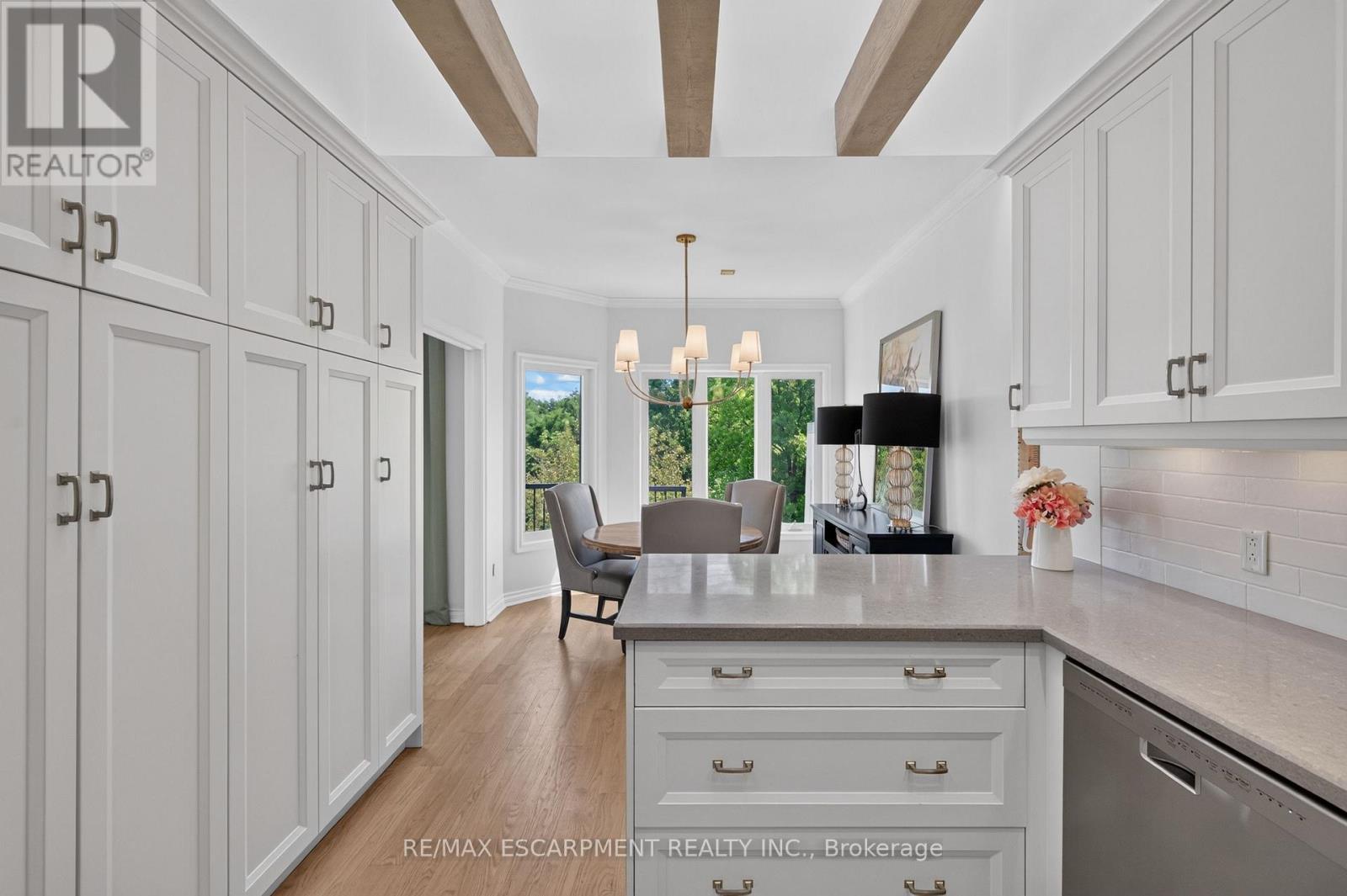 112 Fairwood Place W, Burlington, ON