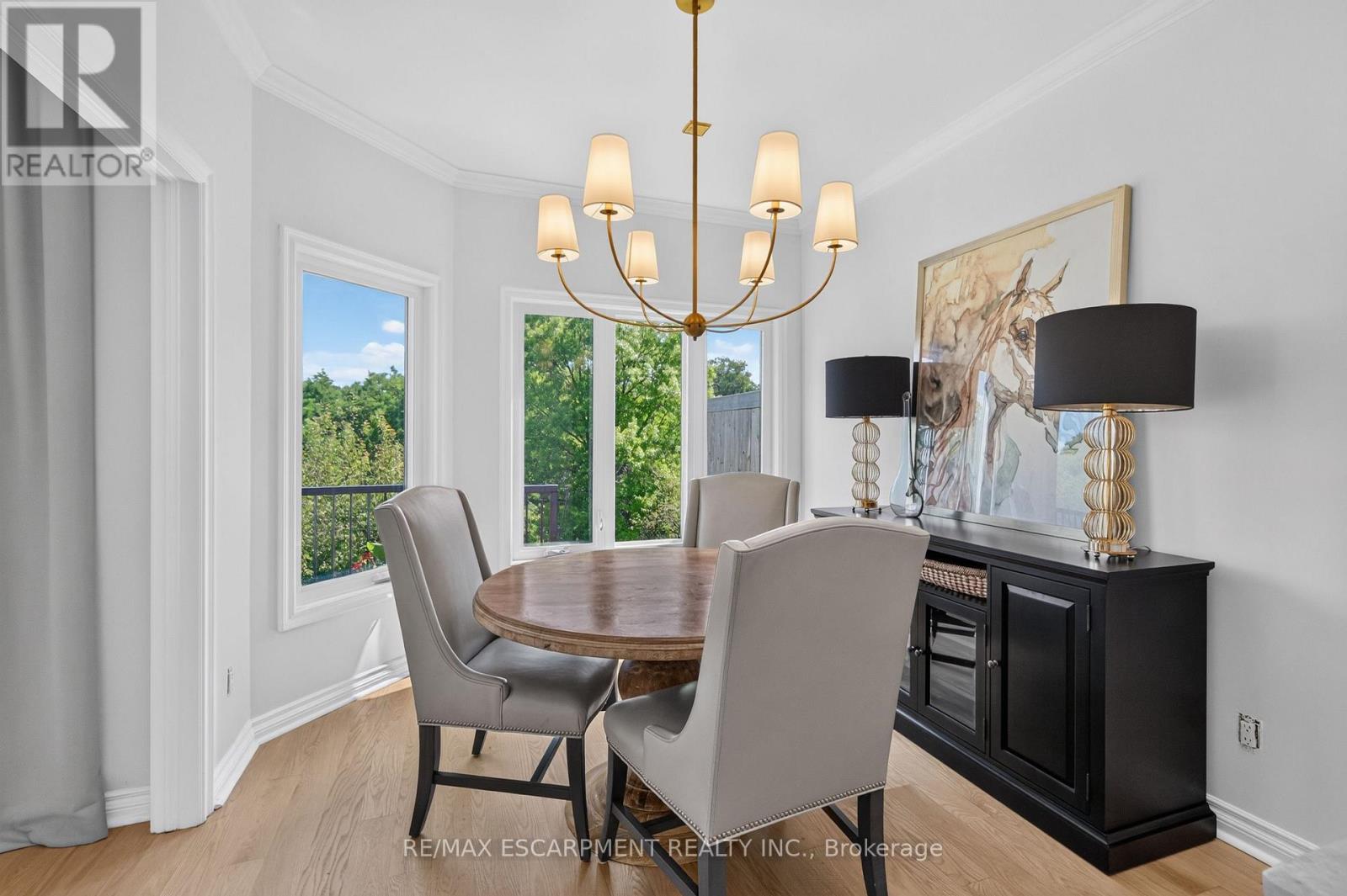 112 Fairwood Place W, Burlington, ON