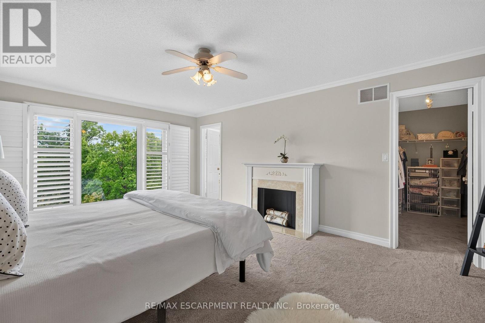 112 Fairwood Place W, Burlington, ON