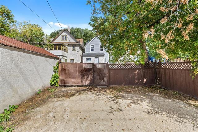 174 Cathedral Ave, Winnipeg, MB