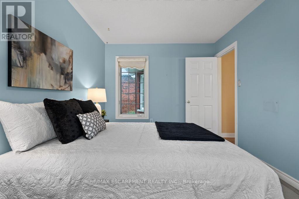 1141 Lockhart Road, Burlington, ON