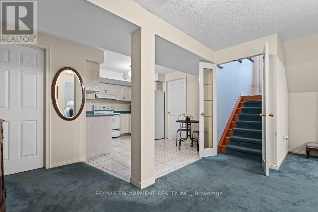 1141 Lockhart Road, Burlington, ON