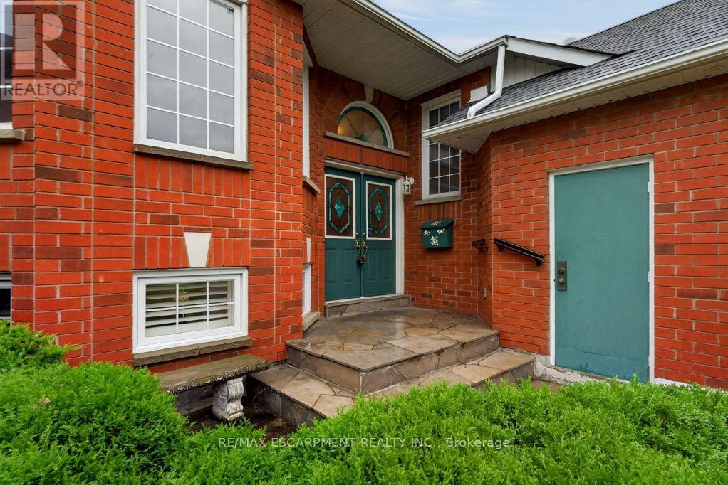 1141 Lockhart Road, Burlington, ON