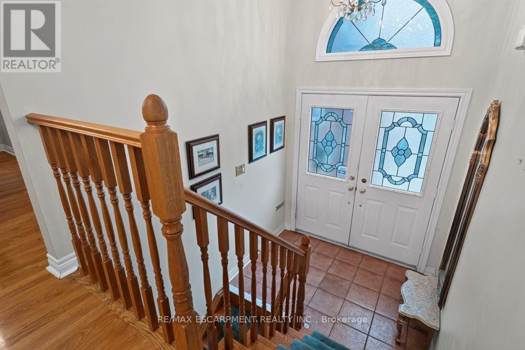 1141 Lockhart Road, Burlington, ON