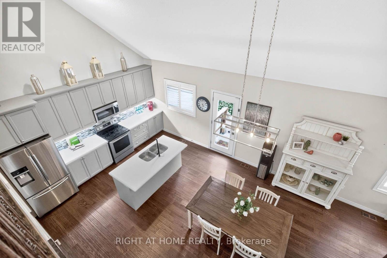 16 Rolling Lane, Hamilton, ON