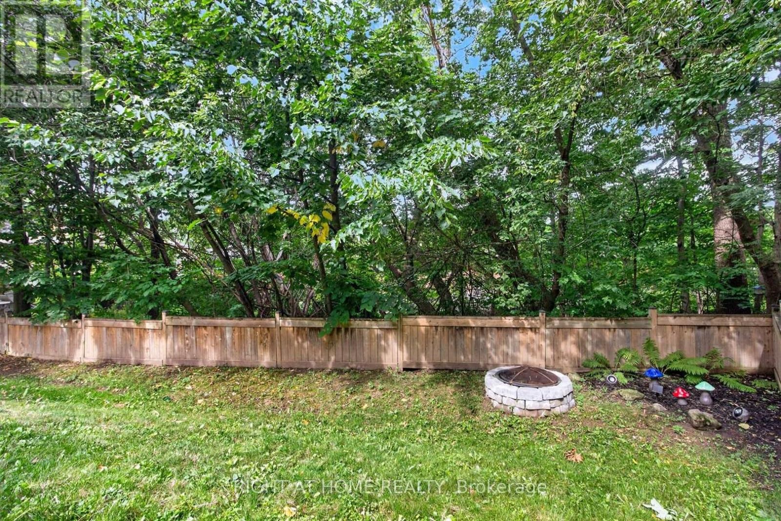 16 Rolling Lane, Hamilton, ON