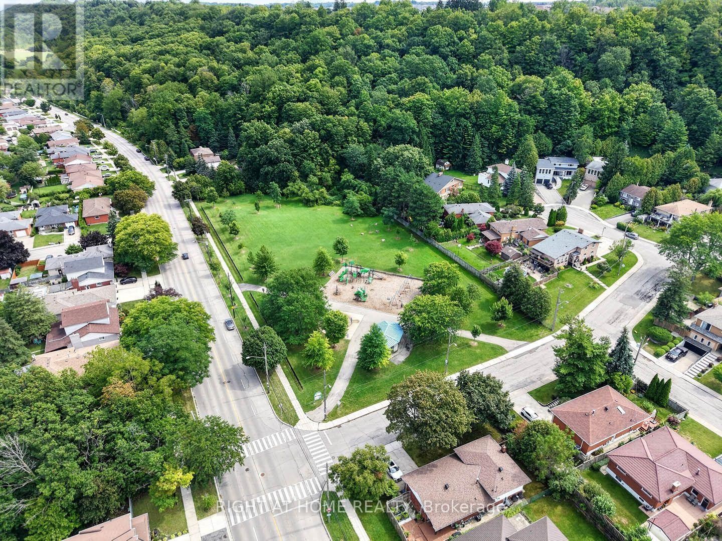 16 Rolling Lane, Hamilton, ON