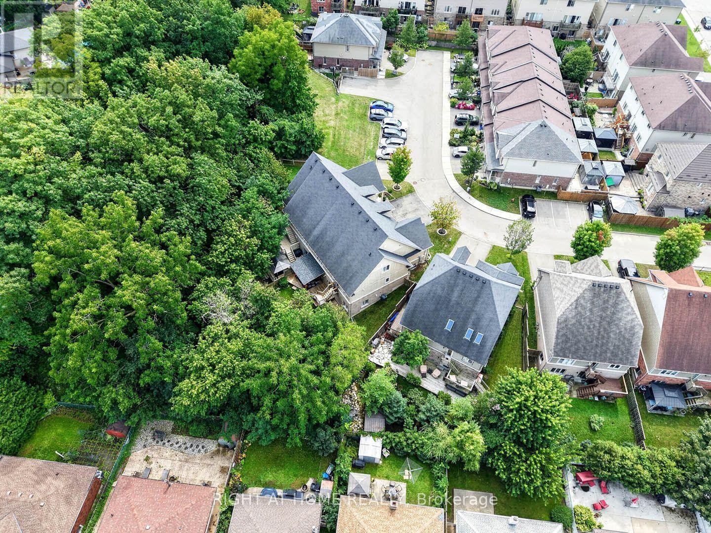 16 Rolling Lane, Hamilton, ON