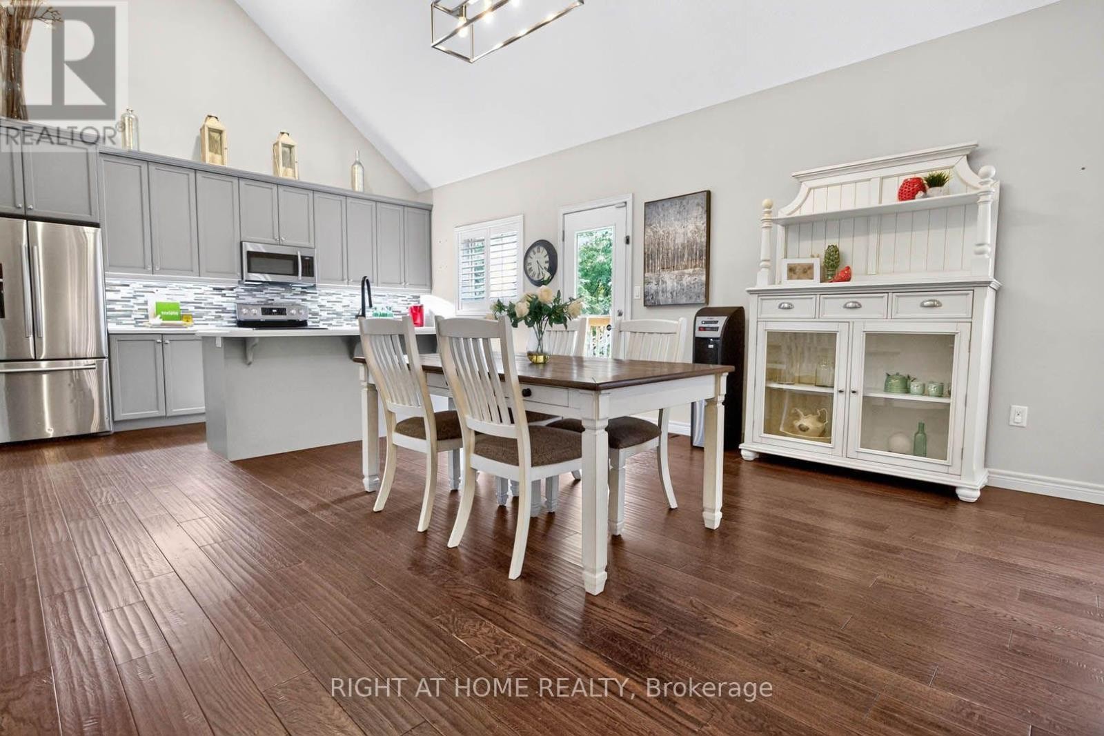 16 Rolling Lane, Hamilton, ON