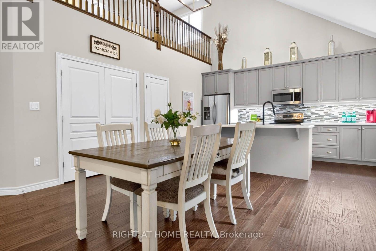 16 Rolling Lane, Hamilton, ON