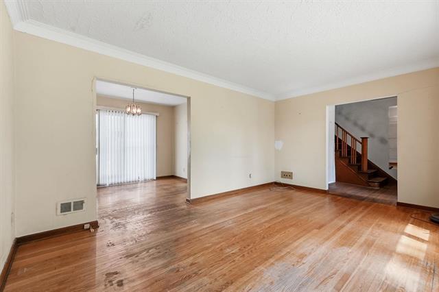 31 Avondale Rd, Winnipeg, MB