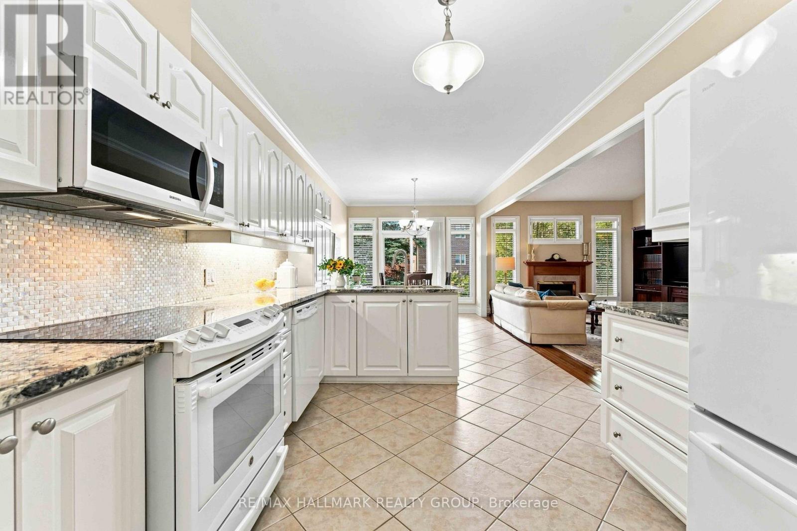 121 Bartlett Private, Ottawa, ON