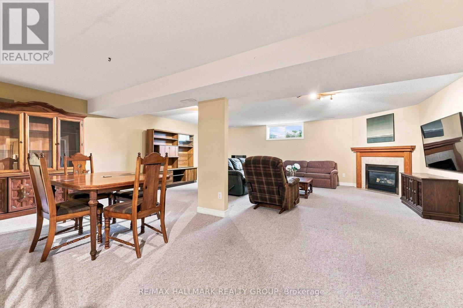 121 Bartlett Private, Ottawa, ON