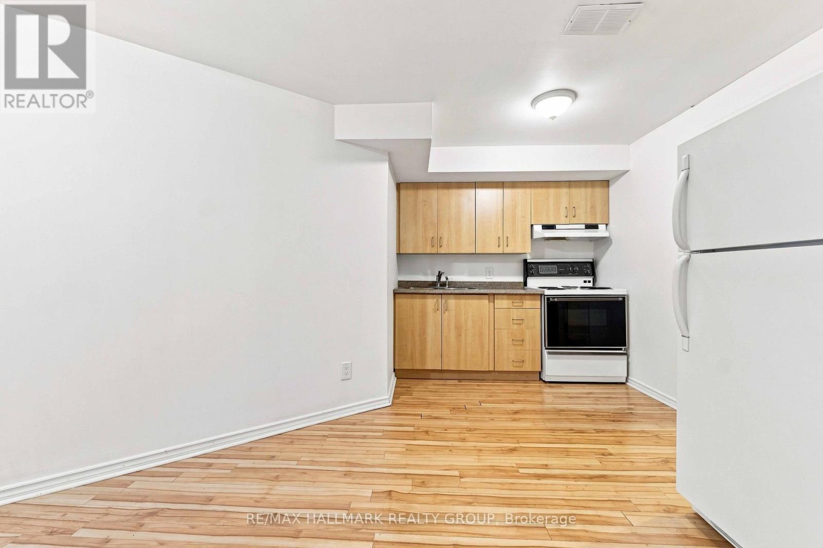 121 Bartlett Private, Ottawa, ON